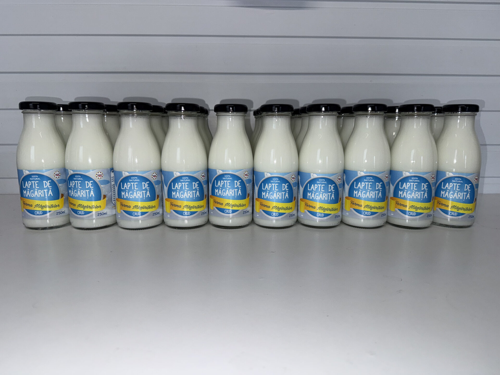 Lapte de măgăriță crud 250 ml – Pachet 10 sticle din sticlă
